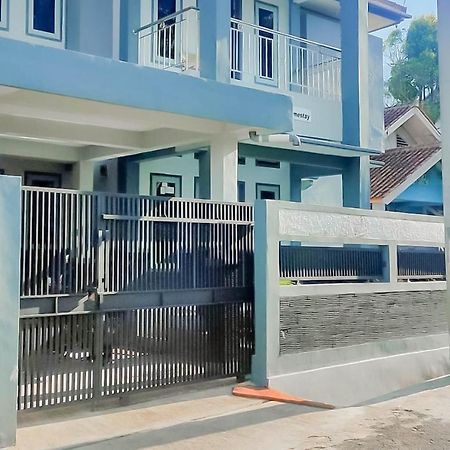 Triyoga Homestay Syariah Redpartner Sangkanurip Екстериор снимка